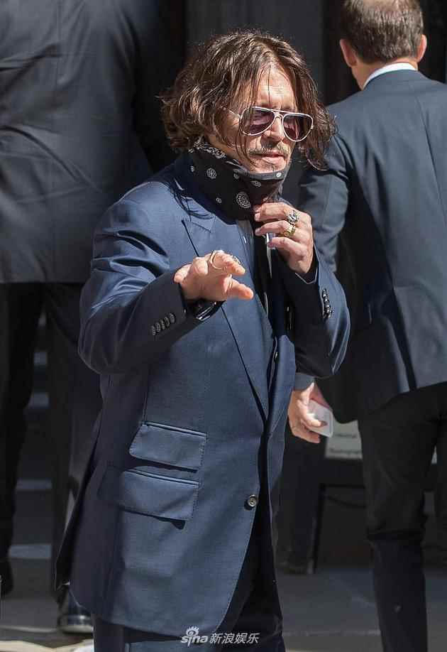 ���ռ���Լ�����Ů��